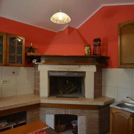 Vikendica Ferienwohnung Mit Terrasse Fuer Vier Personen