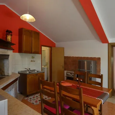 Ferienwohnung Mit Terrasse Fuer Vier Personen Vikendica *
