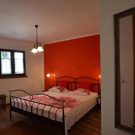 Vikendica Ferienwohnung Mit Terrasse Fuer Vier Personen *
