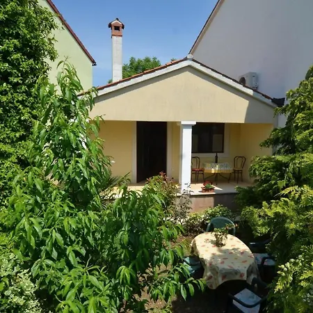 Ferienwohnung Mit Terrasse Fuer Vier Personen Bale