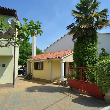 Vikendica Ferienwohnung Mit Terrasse Fuer Vier Personen